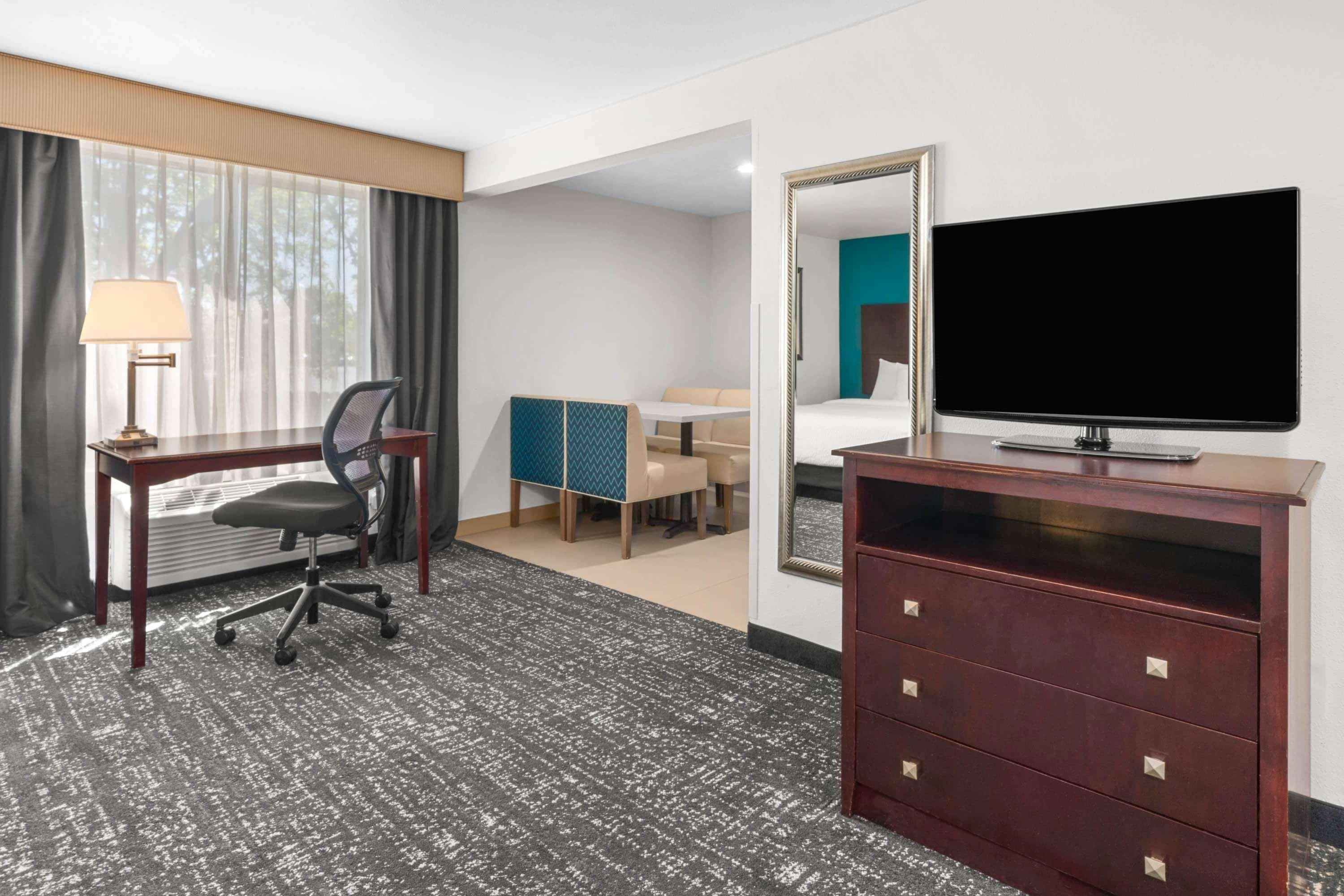 La Quinta By Wyndham Portland Nw Hotel Ngoại thất bức ảnh