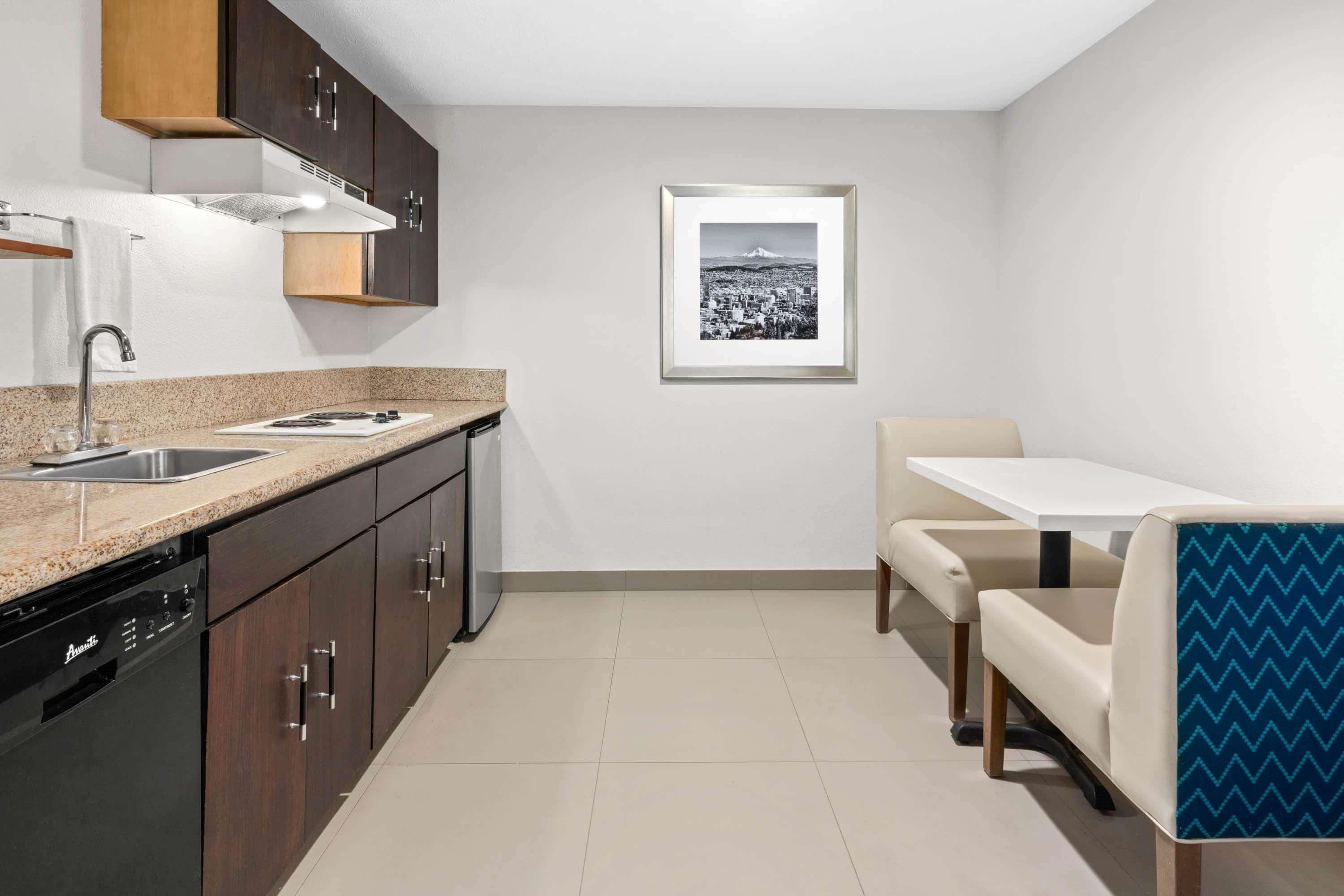La Quinta By Wyndham Portland Nw Hotel Ngoại thất bức ảnh