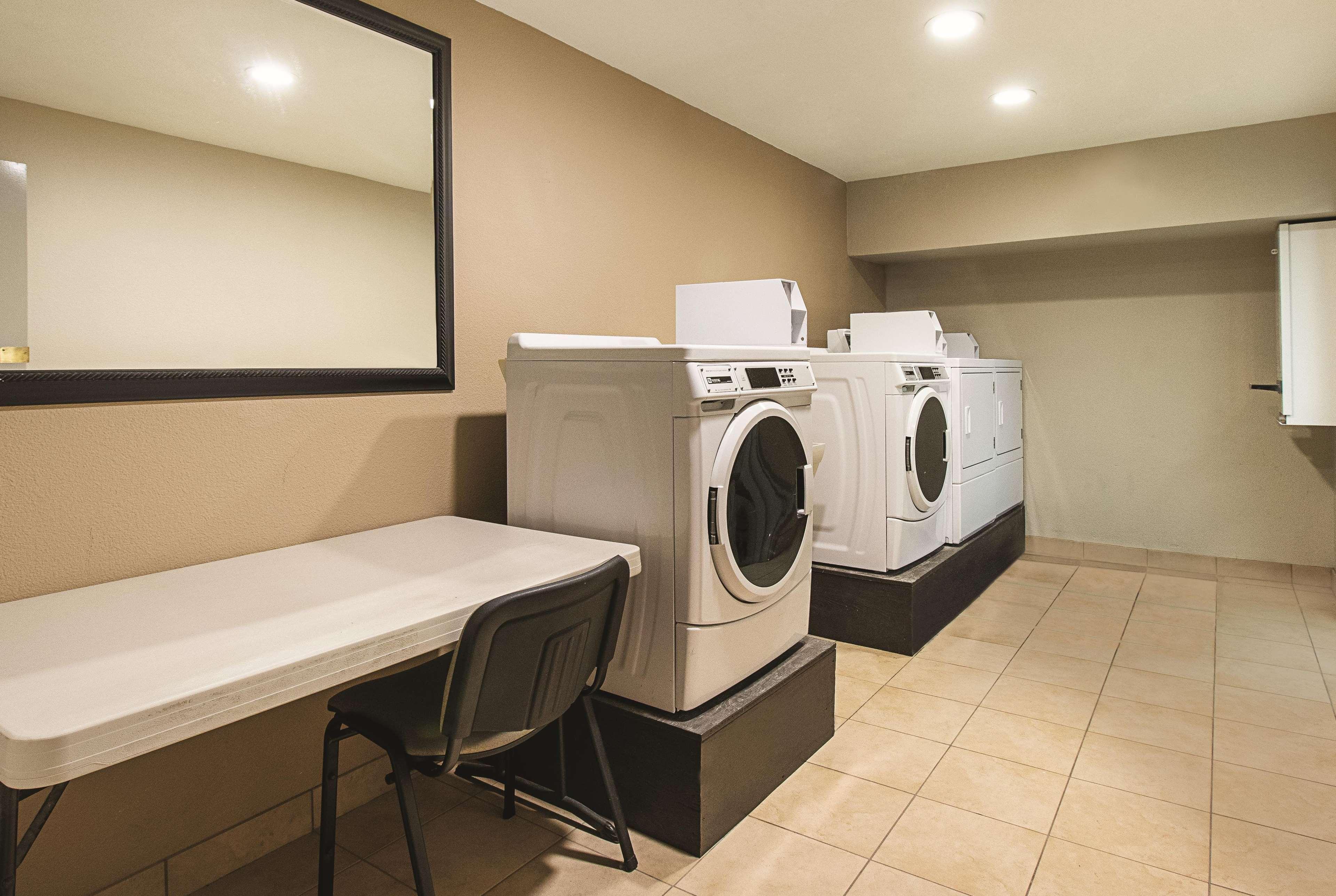 La Quinta By Wyndham Portland Nw Hotel Ngoại thất bức ảnh