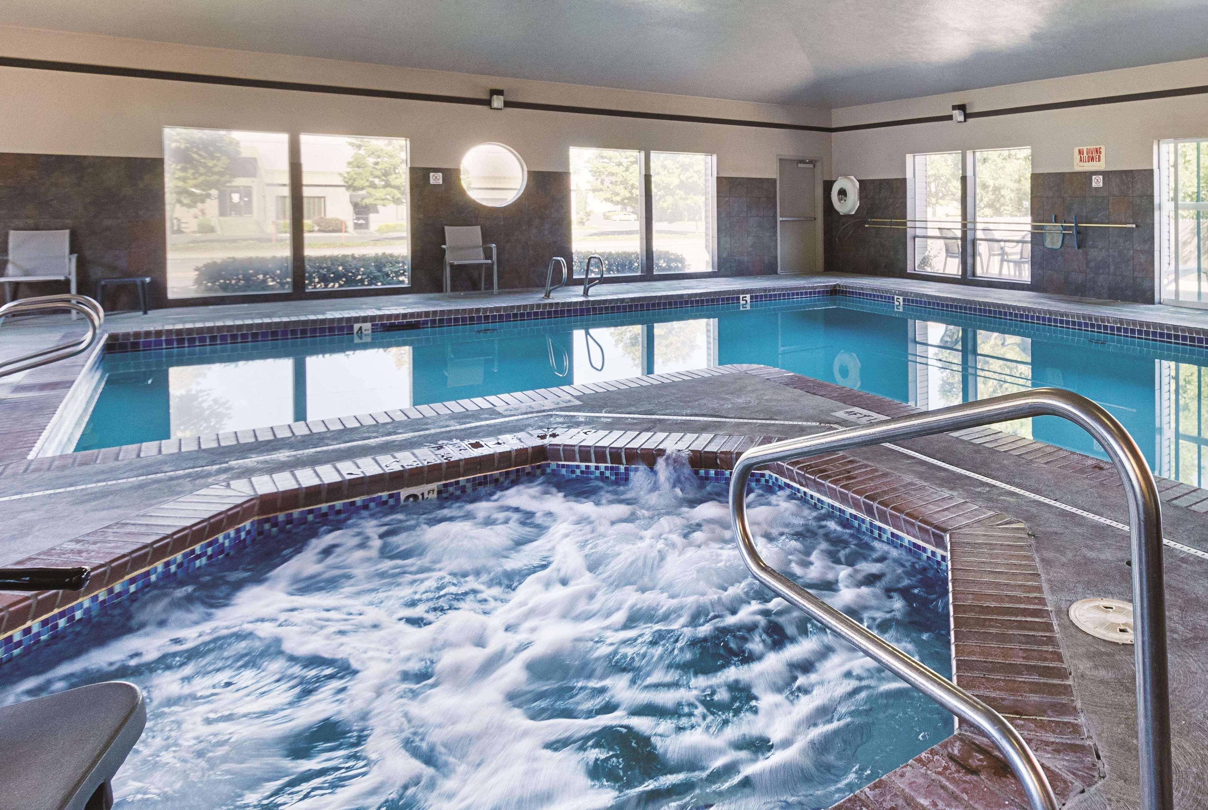 La Quinta By Wyndham Portland Nw Hotel Ngoại thất bức ảnh