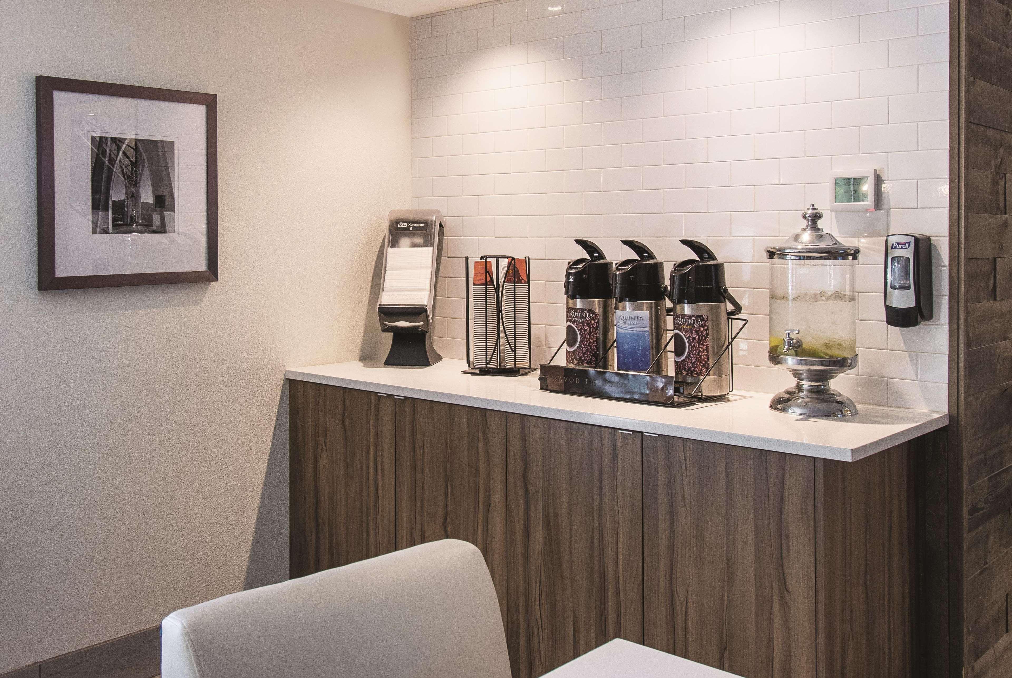 La Quinta By Wyndham Portland Nw Hotel Ngoại thất bức ảnh