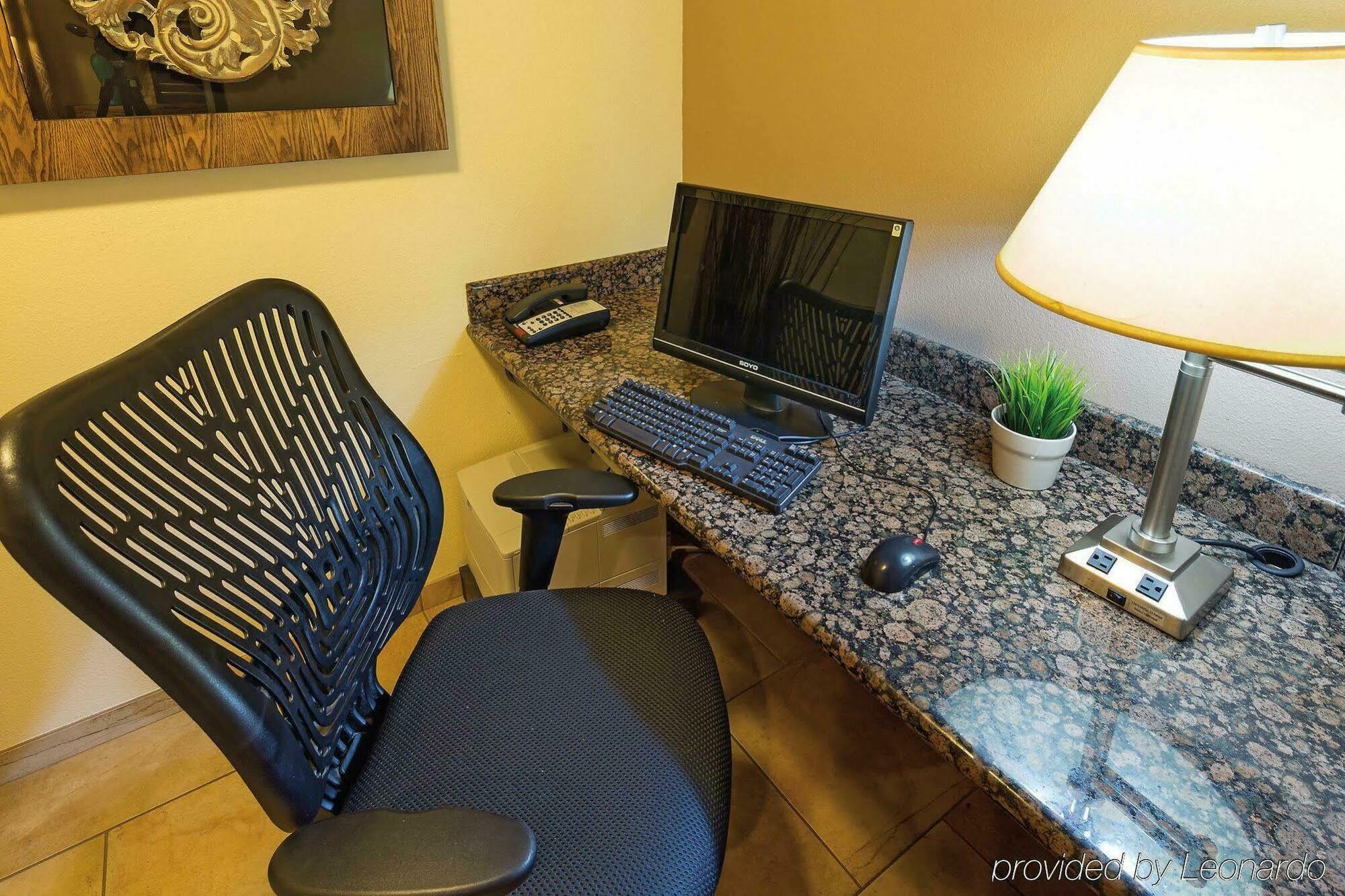 La Quinta By Wyndham Portland Nw Hotel Ngoại thất bức ảnh
